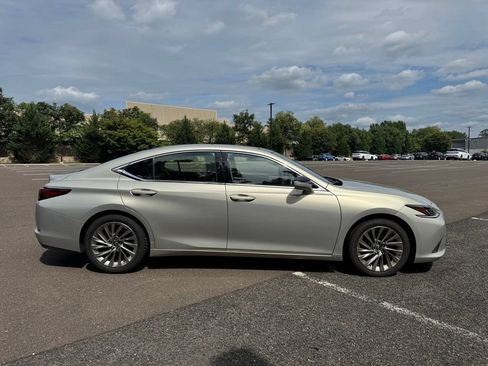 Used 2019 Lexus ES 350 w/ Accessory Package FWD image 5