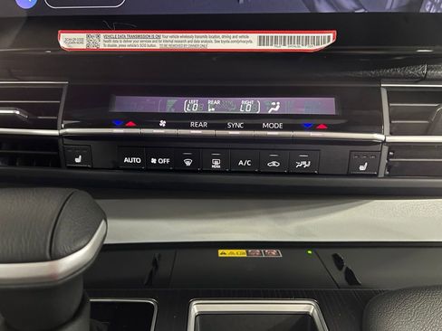 Used 2025 Toyota Sienna XLE w/ XLE Plus Package AWD/4WD image 30