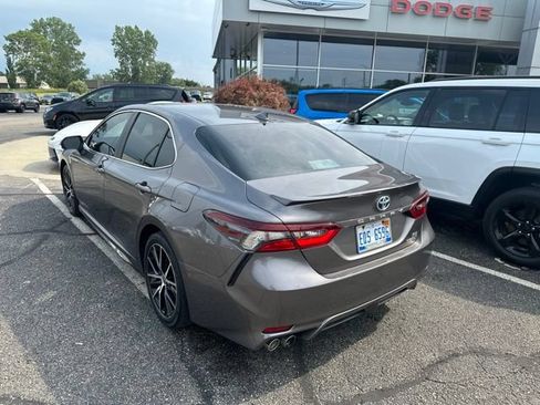 Used 2022 Toyota Camry SE FWD image 7