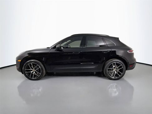 Certified 2026 Porsche Macan AWD/4WD image 2