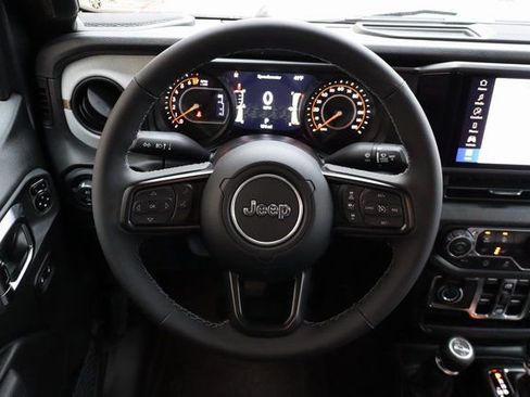 New 2025 Jeep Gladiator Sport image 16