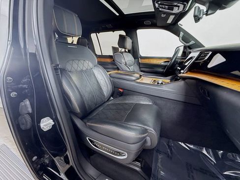 Used 2023 Jeep Grand Wagoneer L Series III w/ Rear Seat Video Group 1 AWD/4WD image 32