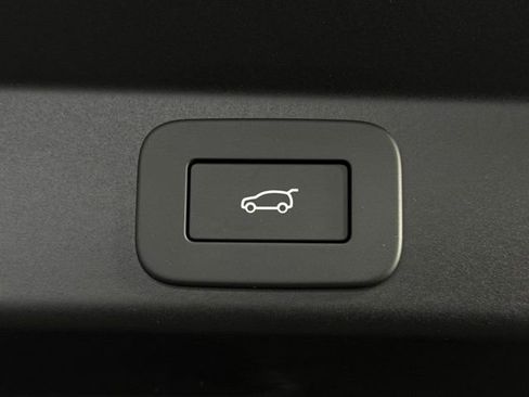 Used 2025 Land Rover Range Rover Sport Dynamic SE AWD/4WD image 18