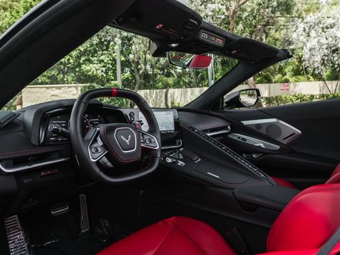 Used 2022 Chevrolet Corvette Stingray Premium Conv w/ Z51 Performance Package RWD image 15
