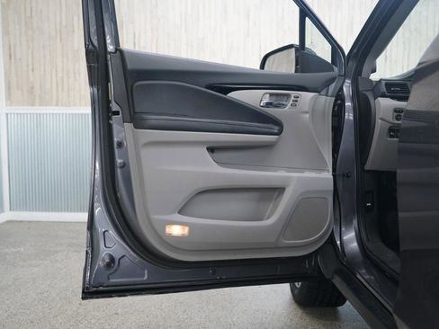 Used 2016 Honda Pilot Touring image 29