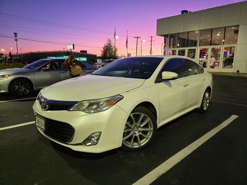Used 2014 Toyota Avalon XLE Touring image 3