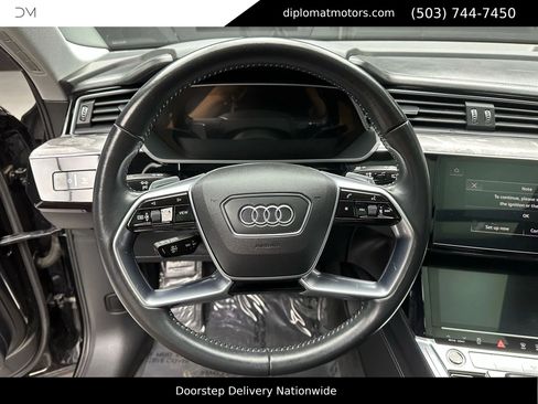 Used 2021 Audi e-tron Prestige image 29
