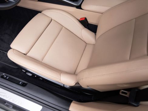 Certified 2024 Porsche 911 Carrera RWD image 21