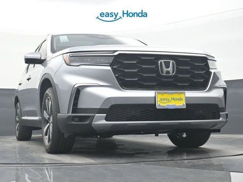 New 2025 Honda Pilot Touring image 25