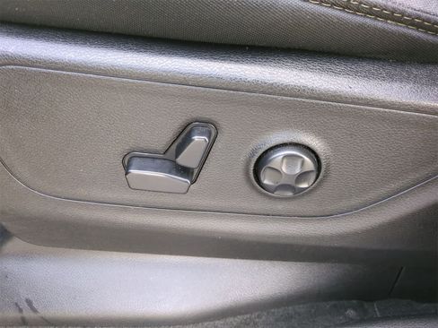 Used 2021 RAM 1500 Big Horn image 17