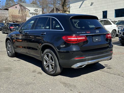 Used 2019 Mercedes-Benz GLC 300 4MATIC w/ Premium Package image 5