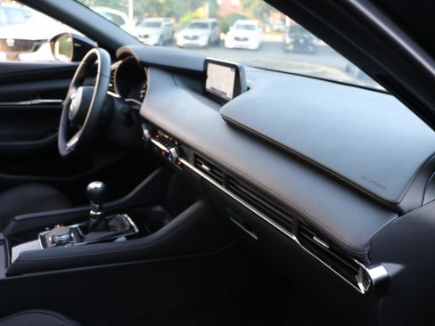 Used 2025 MAZDA MAZDA3 2.5 S Hatchback w/ Premium Pkg FWD image 8