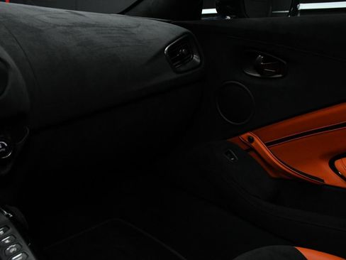Used 2020 Aston Martin V8 Vantage Coupe RWD image 34
