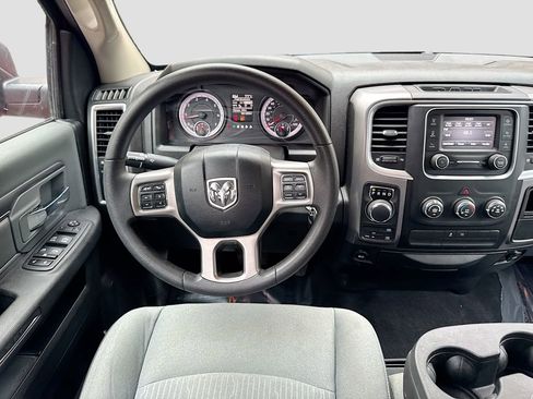 Used 2022 RAM 1500 Classic SLT AWD/4WD image 20