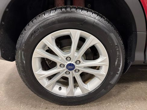 Used 2017 Ford Escape SE w/ Equipment Group 201A AWD/4WD image 20