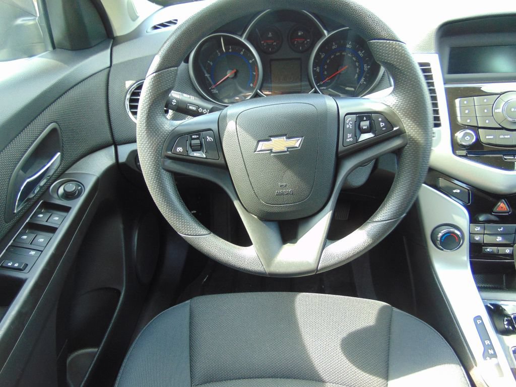 Used 2016 Chevrolet Cruze LT FWD image 18