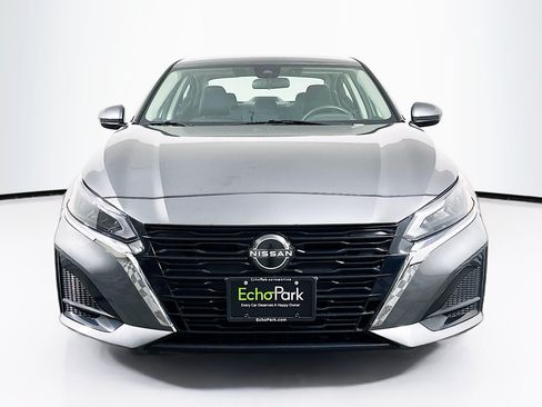 Used 2023 Nissan Altima 2.5 S FWD image 2