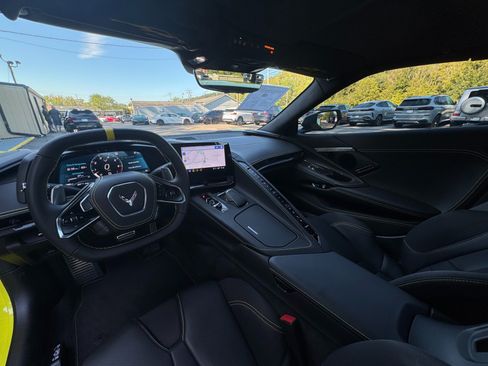Used 2023 Chevrolet Corvette Stingray Premium Conv RWD image 18