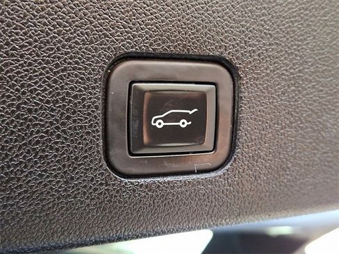 Used 2021 Cadillac XT6 Premium Luxury image 29