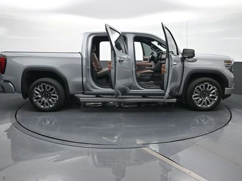Used 2025 GMC Sierra 1500 Denali Ultimate AWD/4WD image 32