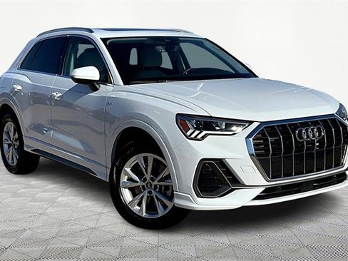 Certified 2025 Audi Q3 2.0T Premium Plus w/ Premium Plus Package image 11