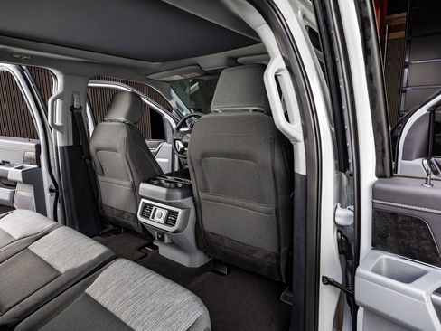 Used 2026 Ford F250 XLT w/ XLT Premium Package image 32