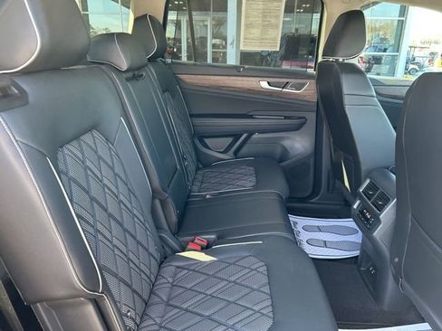 Certified 2024 Volkswagen Atlas SEL Premium R-Line image 34