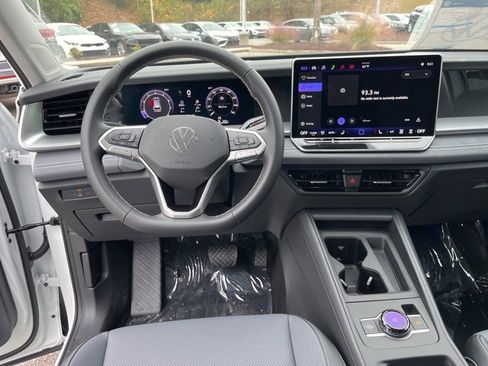 New 2026 Volkswagen Tiguan SE image 17