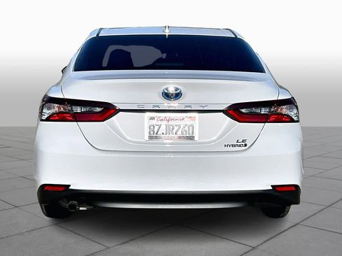 Used 2022 Toyota Camry LE image 5