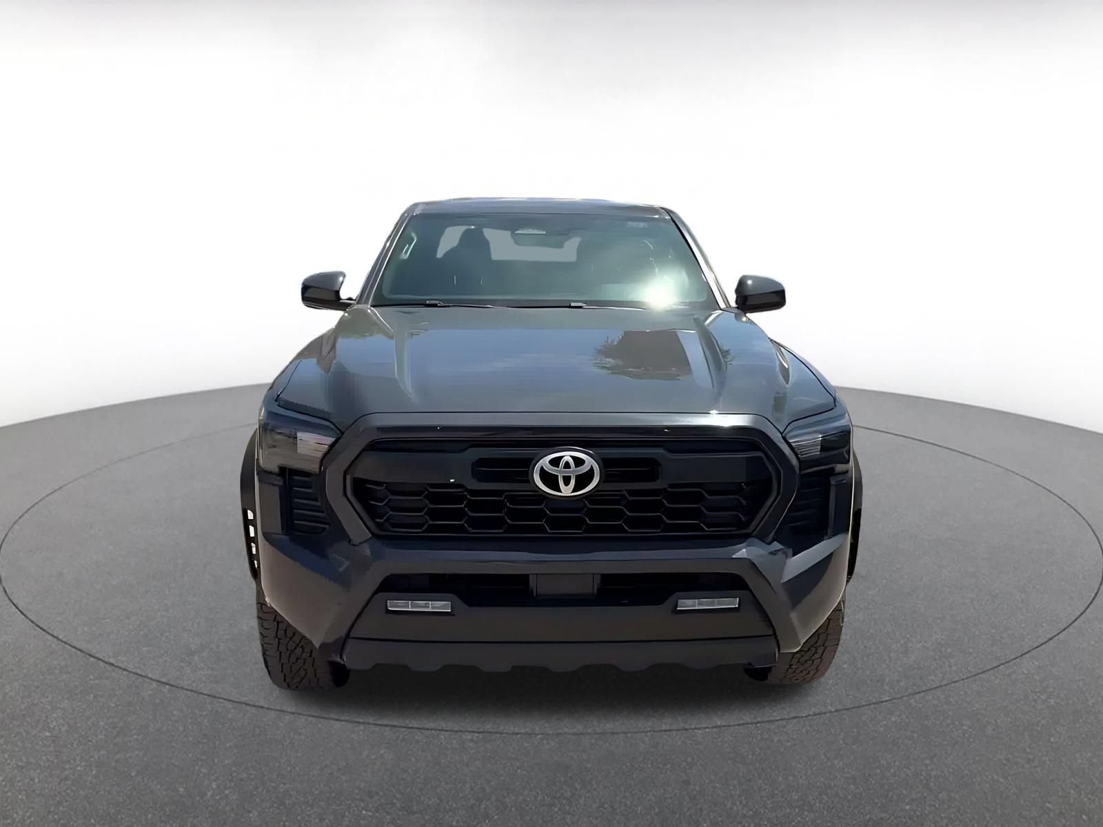 Used 2025 Toyota Tacoma TRD Off-Road AWD/4WD image 4