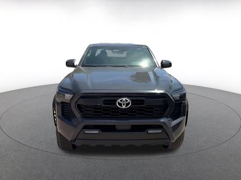Used 2025 Toyota Tacoma TRD Off-Road AWD/4WD image 4