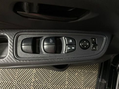 Used 2023 Nissan Versa S w/ Trunk Package FWD image 19