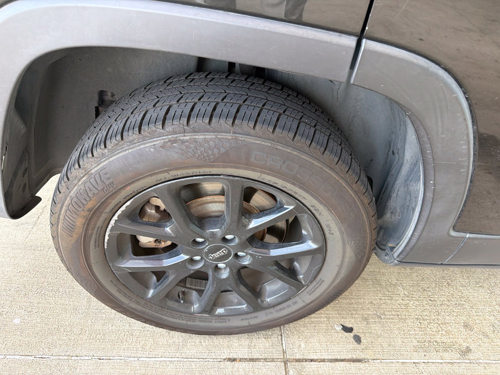 Used 2016 Jeep Cherokee Latitude FWD image 17