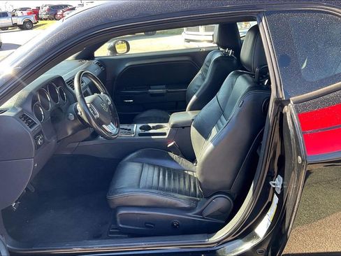 Used 2013 Dodge Challenger R/T image 21