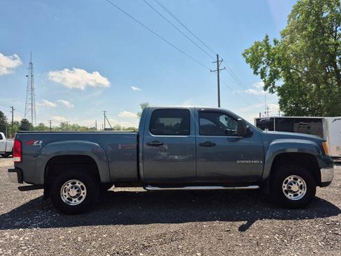 Used 2007 GMC Sierra 2500 SLE w/ Z71 Off-Road Package AWD/4WD image 1