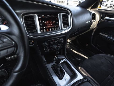 Used 2017 Dodge Charger R/T RWD image 19