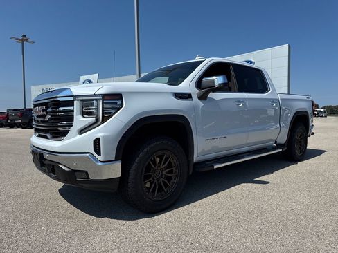 Used 2026 GMC Sierra 1500 SLT w/ SLT Premium Plus Package AWD/4WD image 2