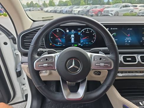 Used 2022 Mercedes-Benz GLS 580 4MATIC image 32