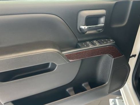 Used 2018 GMC Sierra 1500 SLE w/ Elevation Edition AWD/4WD image 10