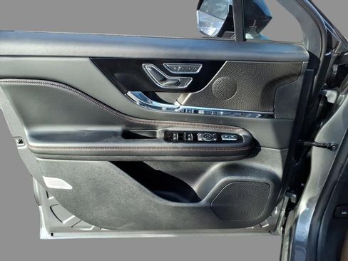 New 2026 Lincoln Corsair Grand Touring w/ Jet Appearance Package AWD/4WD image 16