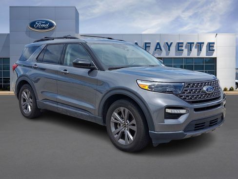 Certified 2022 Ford Explorer XLT w/ Equipment Group 202A RWD image 1