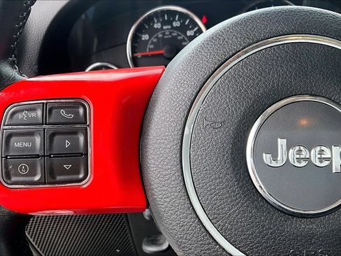 Used 2015 Jeep Wrangler Unlimited Sahara w/ Connectivity Group AWD/4WD image 24