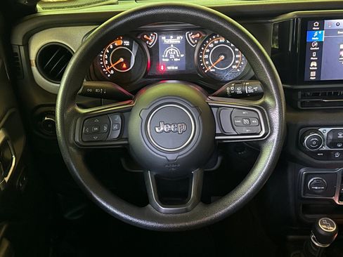 Used 2025 Jeep Wrangler Unlimited Sport AWD/4WD image 18