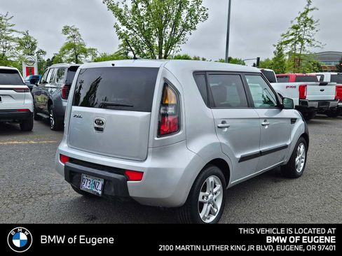 Used 2011 Kia Soul + FWD image 3