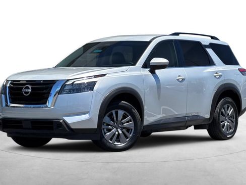 Used 2025 Nissan Pathfinder SV FWD image 2