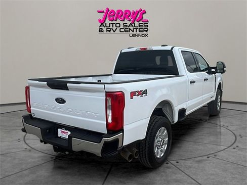 Used 2024 Ford F250 XLT w/ FX4 Off-Road Package image 15