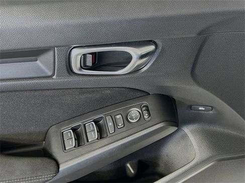 Used 2023 Honda Civic Sport image 11