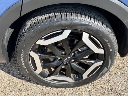 Used 2024 Kia Telluride EX image 20