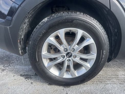 Used 2020 Kia Telluride LX image 12