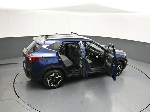 Certified 2025 Kia Seltos EX AWD/4WD image 44